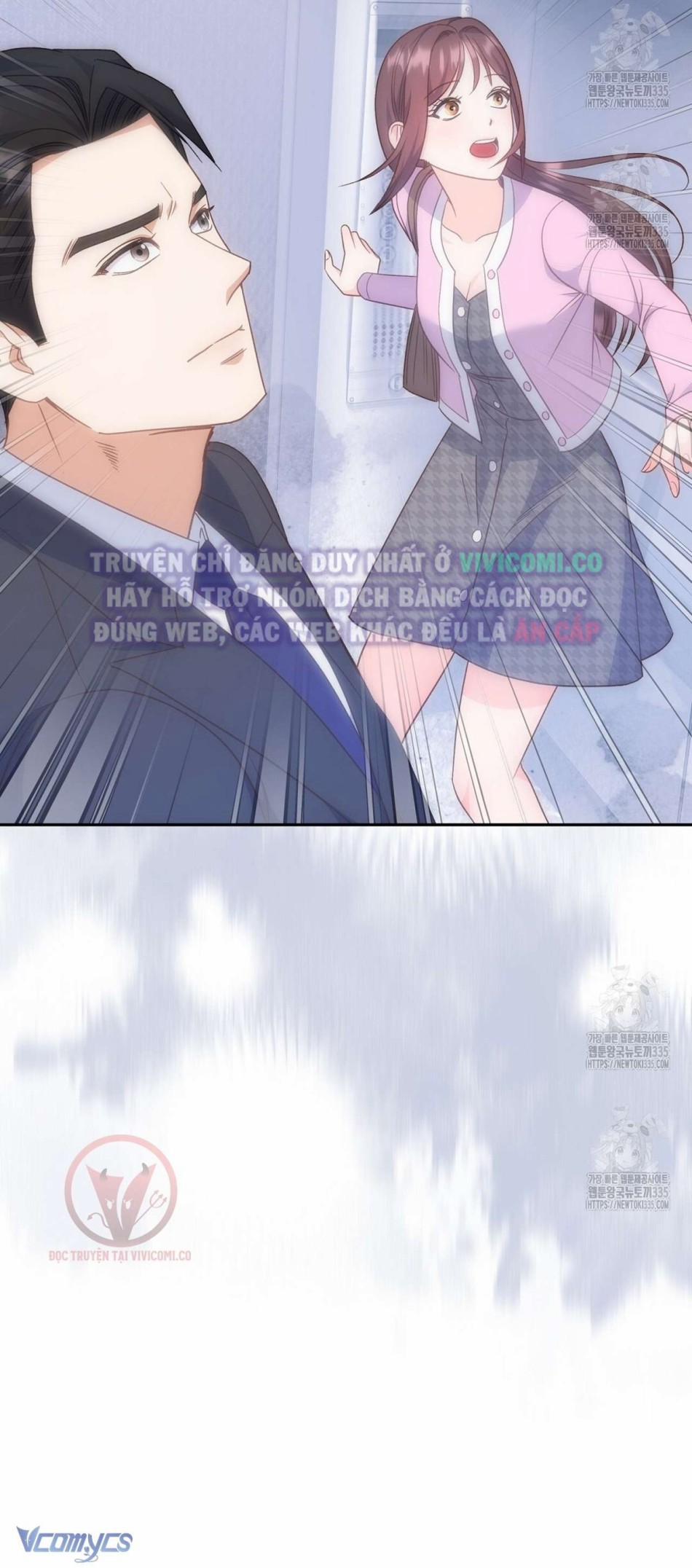 [18+] Sếp Của Anh Trai Tôi Đã Vượt Quá Giới Hạn 16 trang 8